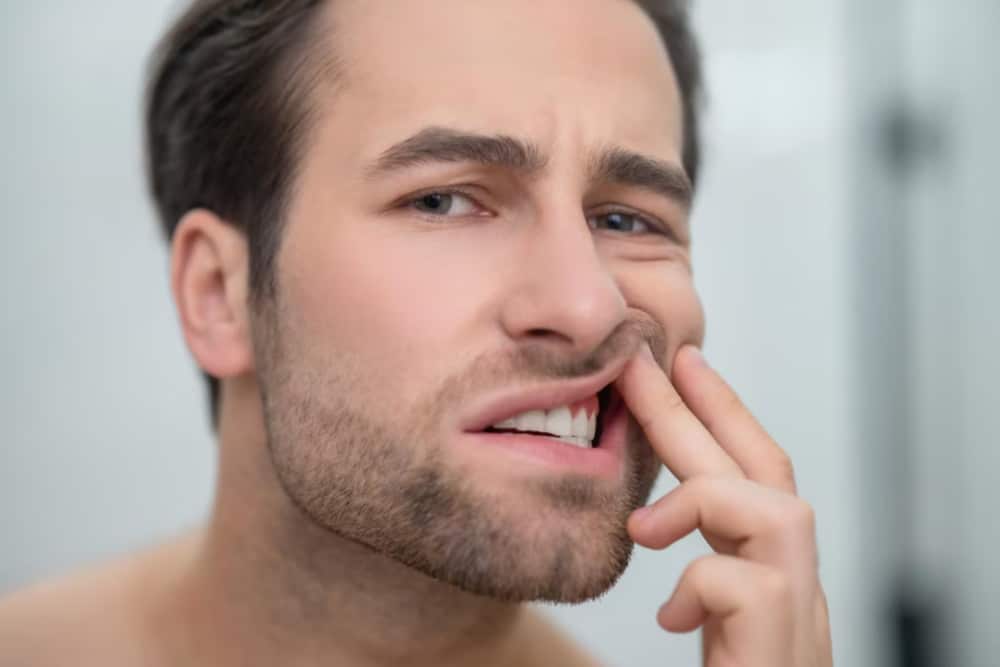 Periodontitis: causas, síntomas y tratamiento Periodontitis: causas, síntomas y tratamiento